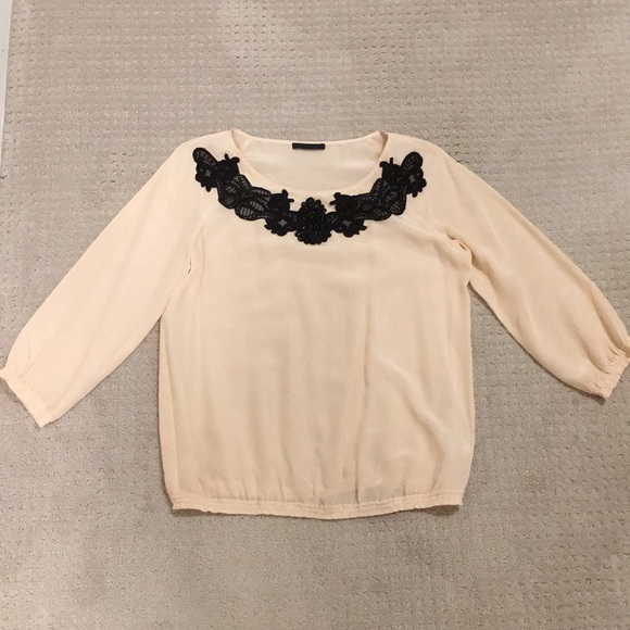 100% Silk Chiffon cream blouse - Picture 1 of 1
